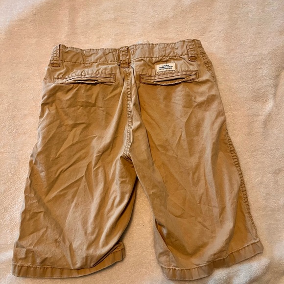 Children’s place kaki shorts - Picture 2 of 3